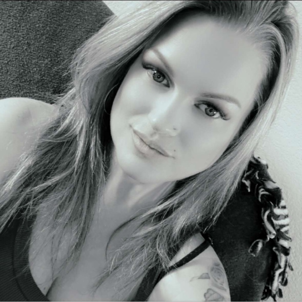 Meet your Posher, Carrie